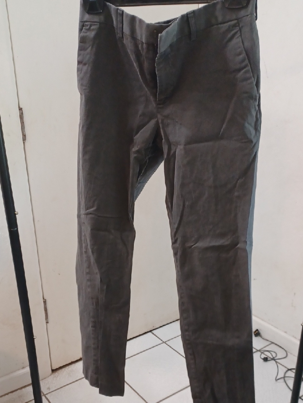 Express Men's Chino Pants in Gray